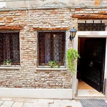 Laura San Marco Apartment